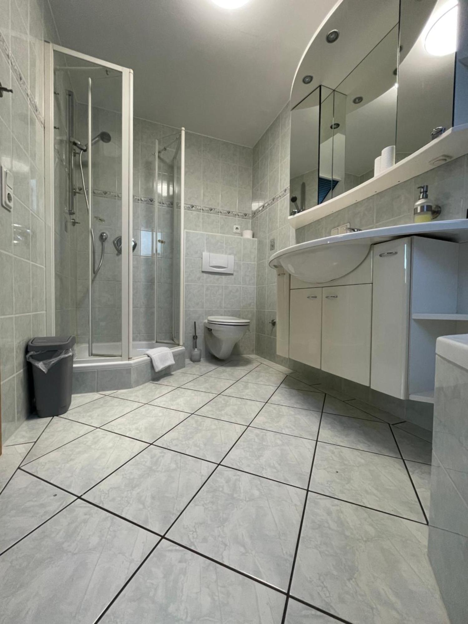 אייזנבאך Hotel & Gasthof Zum Loewen מראה חיצוני תמונה