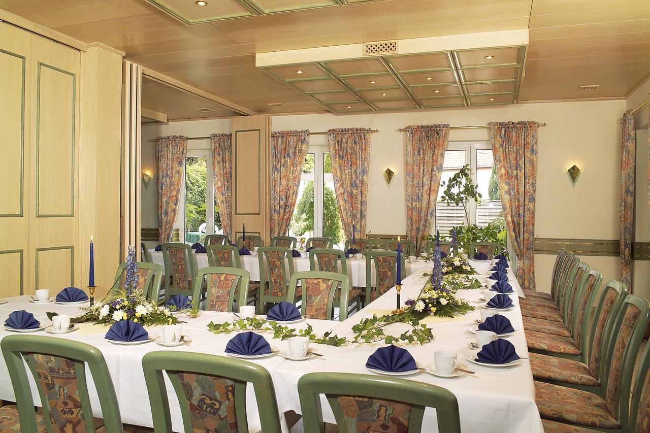 אייזנבאך Hotel & Gasthof Zum Loewen מראה חיצוני תמונה